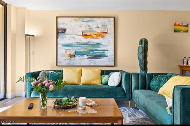 413 Augusta BLVD 302, Naples, FL 34113