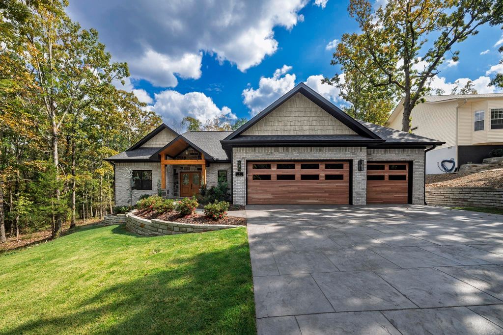 7 San Pablo Ln, Hot Springs Village, AR 71909