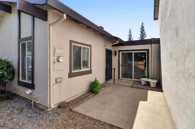 2211 Baywater Ln, Rancho Cordova, CA 95670