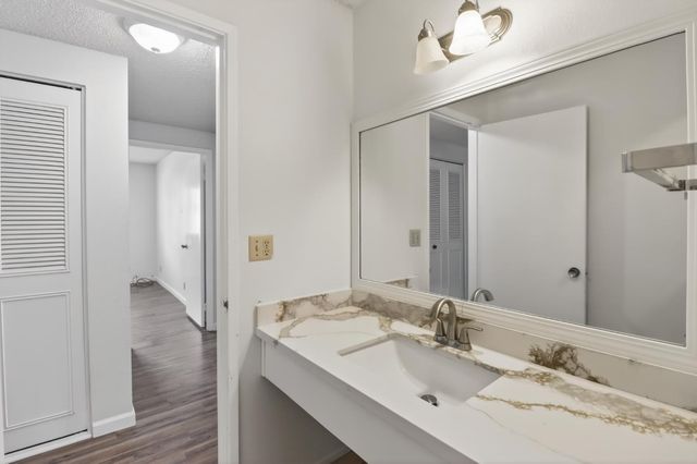 2211 Baywater Ln, Rancho Cordova, CA 95670