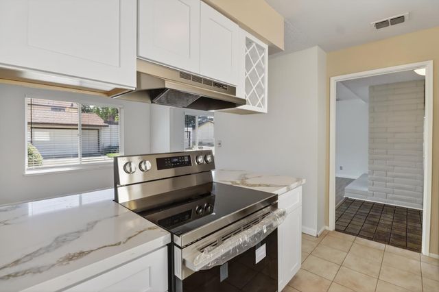 2211 Baywater Ln, Rancho Cordova, CA 95670