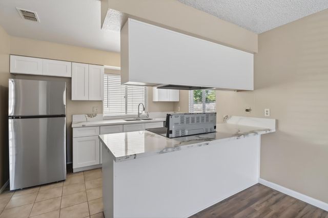 2211 Baywater Ln, Rancho Cordova, CA 95670