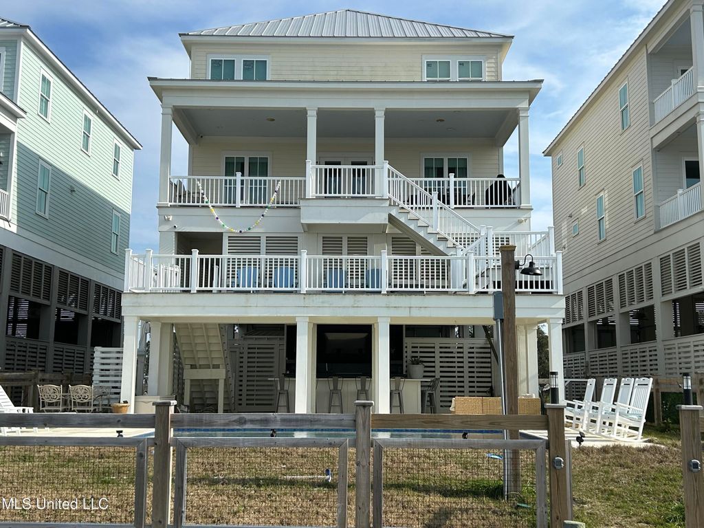 607 Sandy Hook Drive, Pass Christian, MS 39571