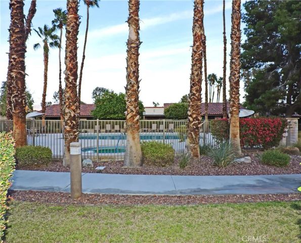 1140 Via Tenis, Palm Springs, CA 92262