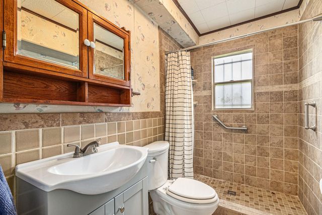 189 Lake Livingston Boulevard, Livingston, TX 77351