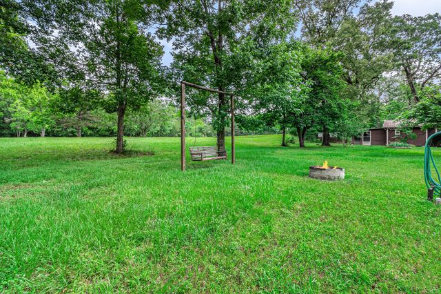 189 Lake Livingston Boulevard, Livingston, TX 77351