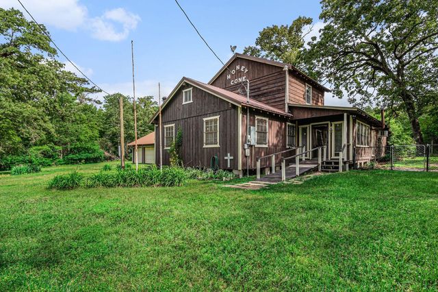 189 Lake Livingston Boulevard, Livingston, TX 77351