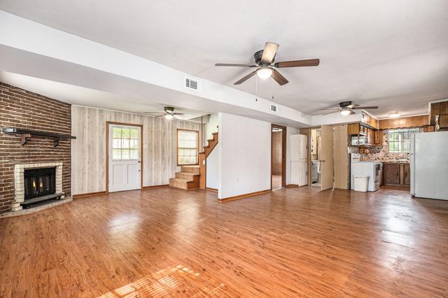 189 Lake Livingston Boulevard, Livingston, TX 77351