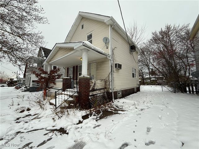 8005 Vineyard Avenue, Cleveland, OH 44105