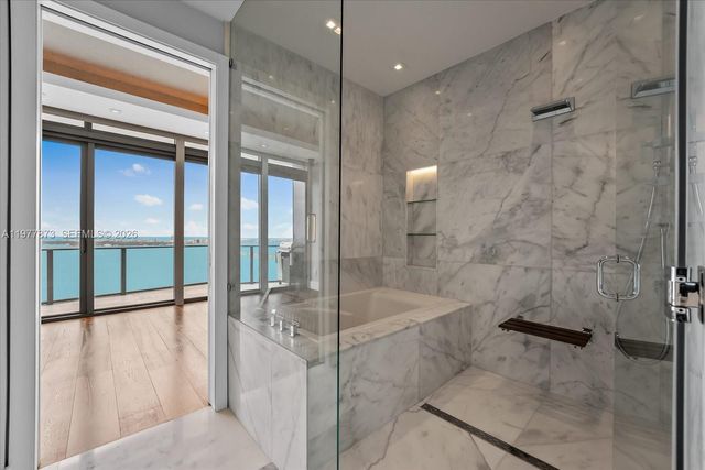 460 NE 28th St 4104, Miami, FL 33137