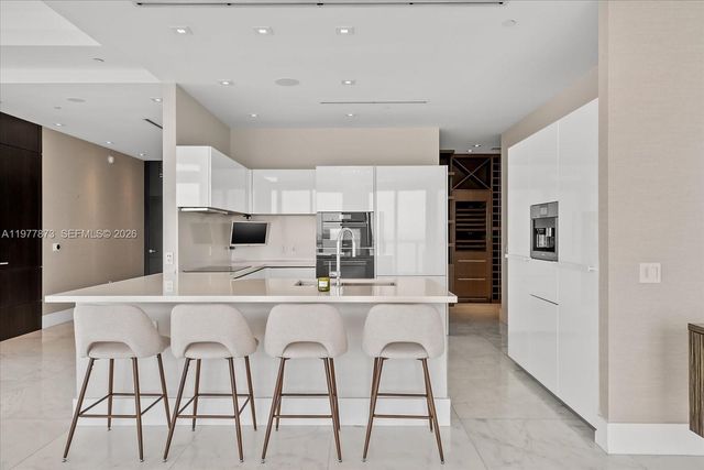 460 NE 28th St 4104, Miami, FL 33137