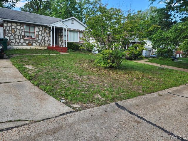 8155 Bloom Drive, Hanley Hills, MO 63114