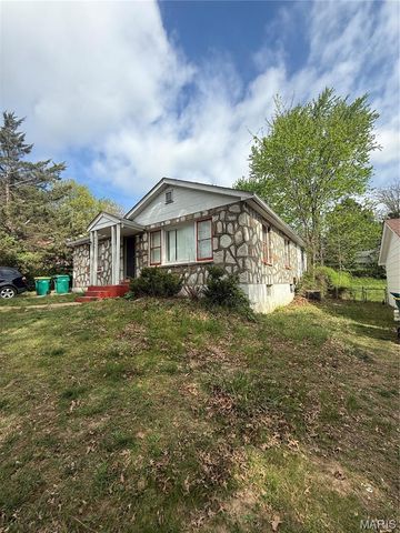 8155 Bloom Drive, Hanley Hills, MO 63114