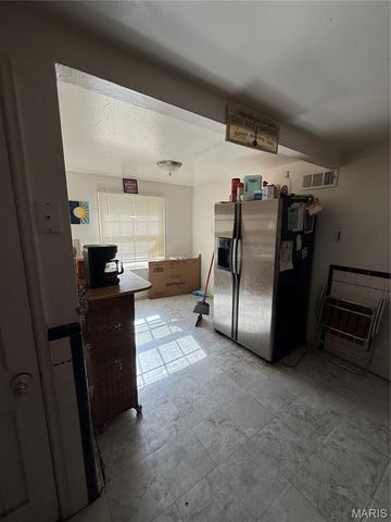 8155 Bloom Drive, Hanley Hills, MO 63114