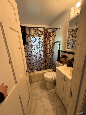 8155 Bloom Drive, Hanley Hills, MO 63114