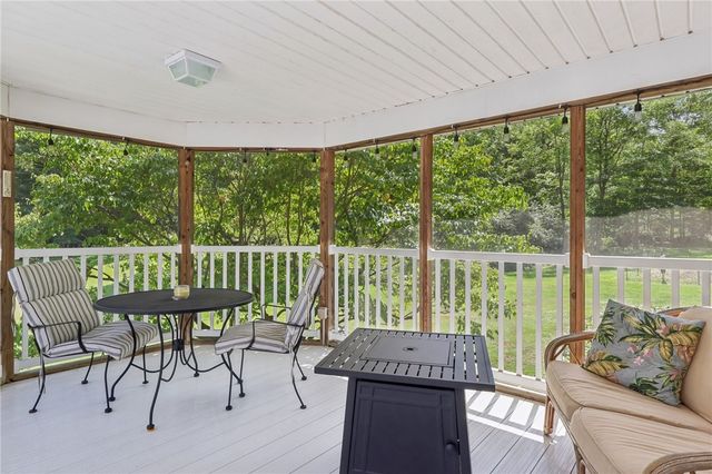 249 Trolly Ln, Mahoning Twp, PA 16116