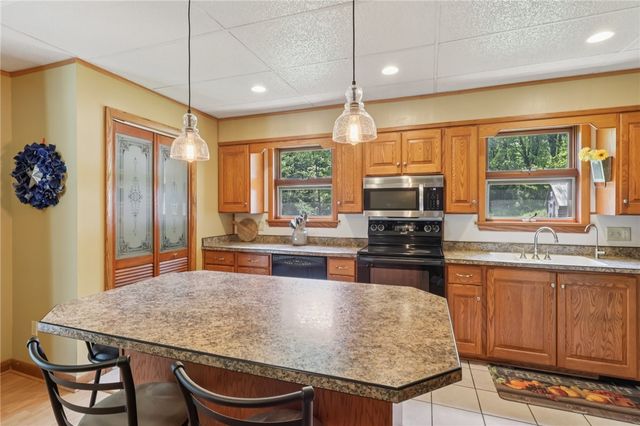 249 Trolly Ln, Mahoning Twp, PA 16116