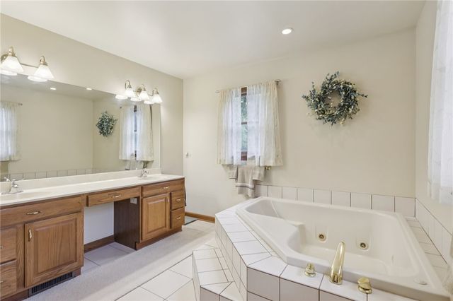 249 Trolly Ln, Mahoning Twp, PA 16116