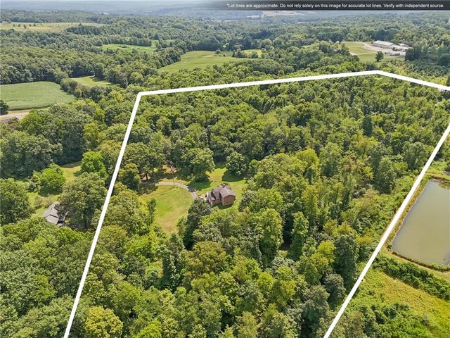 249 Trolly Ln, Mahoning Twp, PA 16116