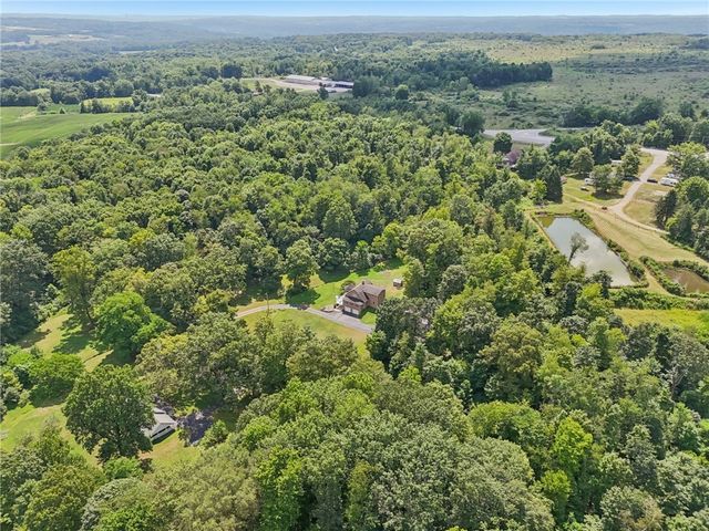 249 Trolly Ln, Mahoning Twp, PA 16116