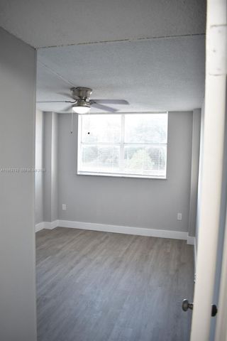 16465 NE 22nd Ave 219, North Miami Beach, FL 33160