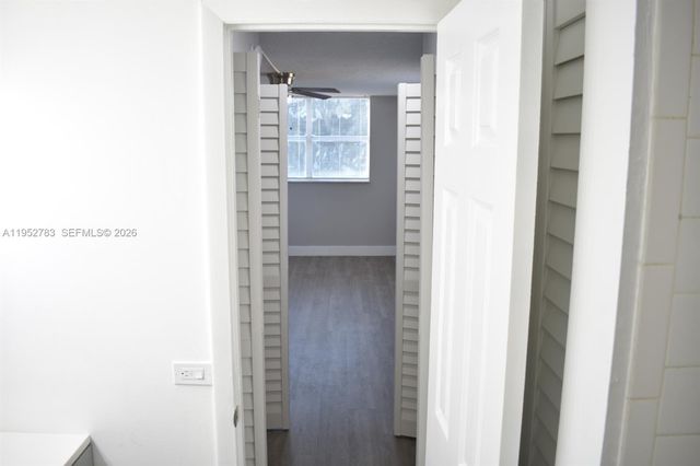 16465 NE 22nd Ave 219, North Miami Beach, FL 33160