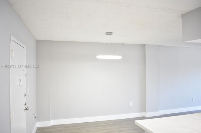 16465 NE 22nd Ave 219, North Miami Beach, FL 33160