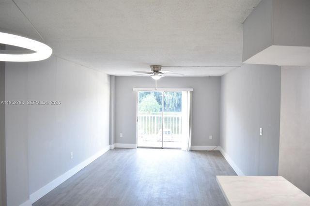 16465 NE 22nd Ave 219, North Miami Beach, FL 33160