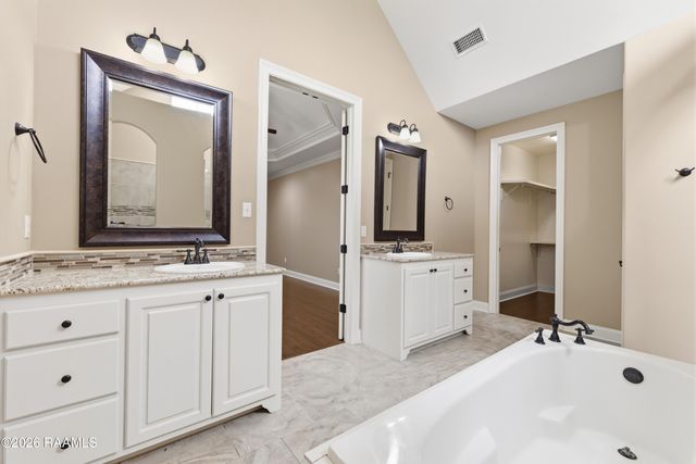 110 Fairwood Drive, Broussard, LA 70518