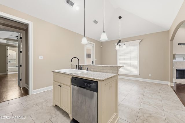 110 Fairwood Drive, Broussard, LA 70518