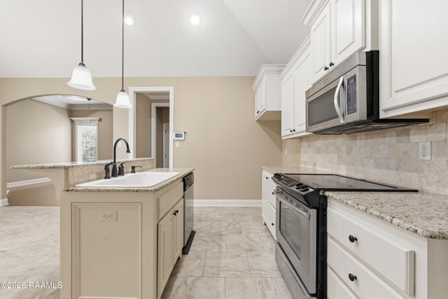 110 Fairwood Drive, Broussard, LA 70518