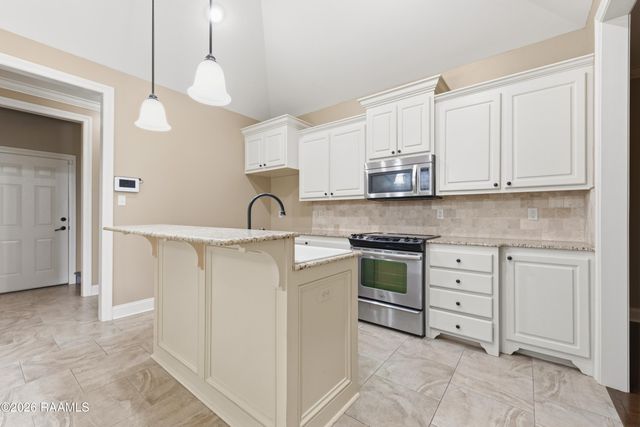 110 Fairwood Drive, Broussard, LA 70518