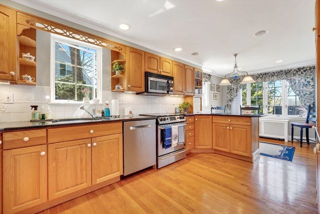 50 Gayland Rd, Needham, MA 02492
