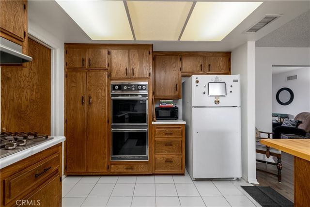 651 S Juanita, Hemet, CA 92543
