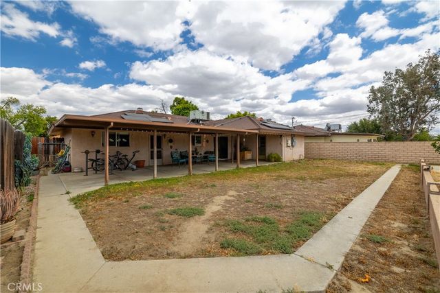 651 S Juanita, Hemet, CA 92543