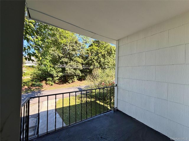 13 Woodrow Avenue 2, Yonkers, NY 10710