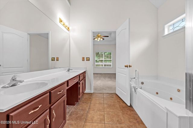 9601 N Geneva Loop, Olive Branch, MS 38654
