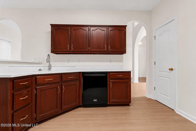 9601 N Geneva Loop, Olive Branch, MS 38654