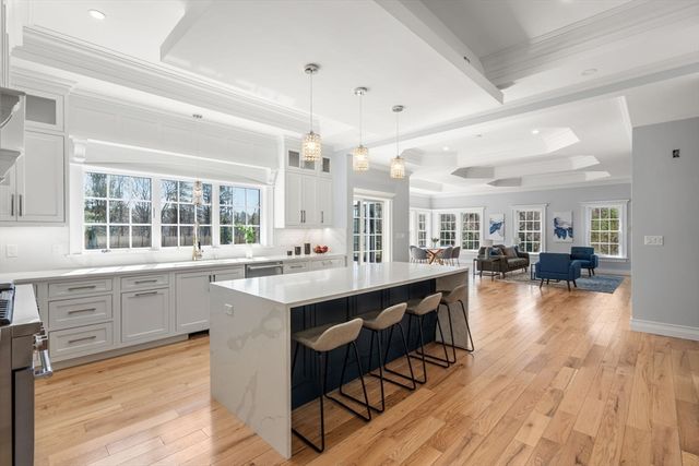 10 Hitching Post Lane, Weston, MA 02493