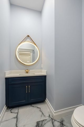 10 Hitching Post Lane, Weston, MA 02493