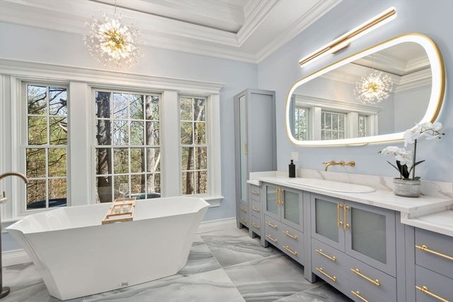 10 Hitching Post Lane, Weston, MA 02493