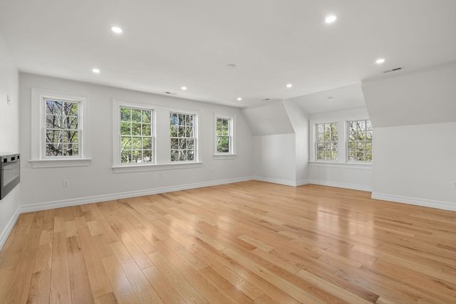 10 Hitching Post Lane, Weston, MA 02493