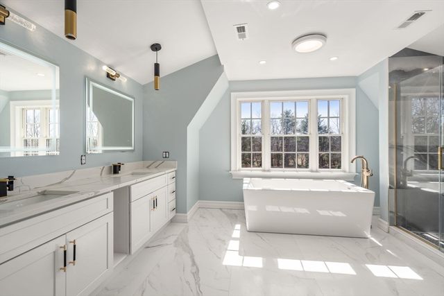 10 Hitching Post Lane, Weston, MA 02493