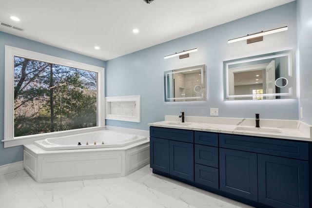 10 Hitching Post Lane, Weston, MA 02493