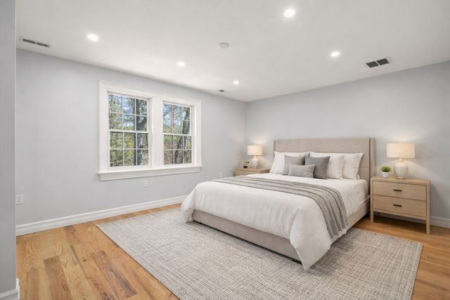 10 Hitching Post Lane, Weston, MA 02493