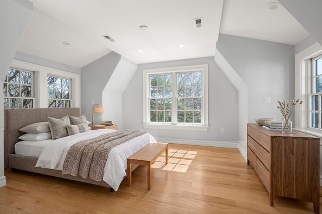 10 Hitching Post Lane, Weston, MA 02493