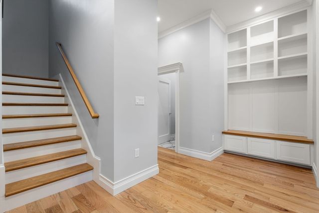 10 Hitching Post Lane, Weston, MA 02493