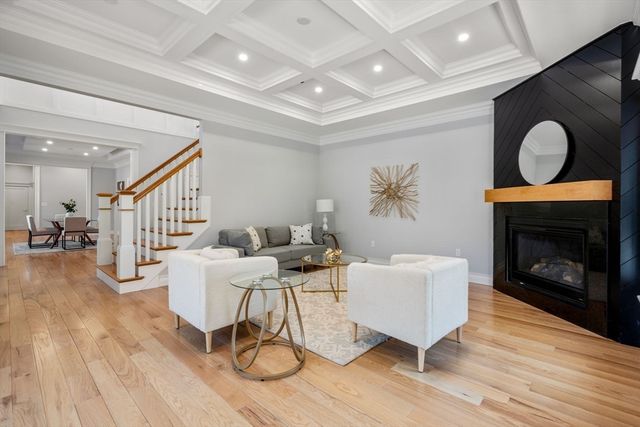10 Hitching Post Lane, Weston, MA 02493