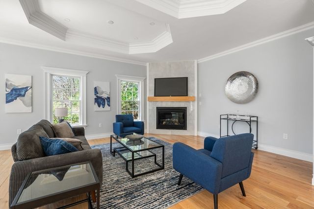 10 Hitching Post Lane, Weston, MA 02493