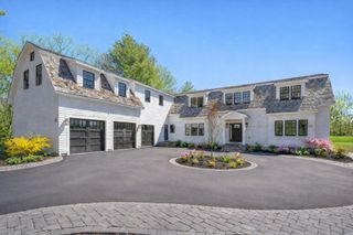 10 Hitching Post Lane, Weston, MA 02493